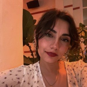 Meet your Posher, Elif